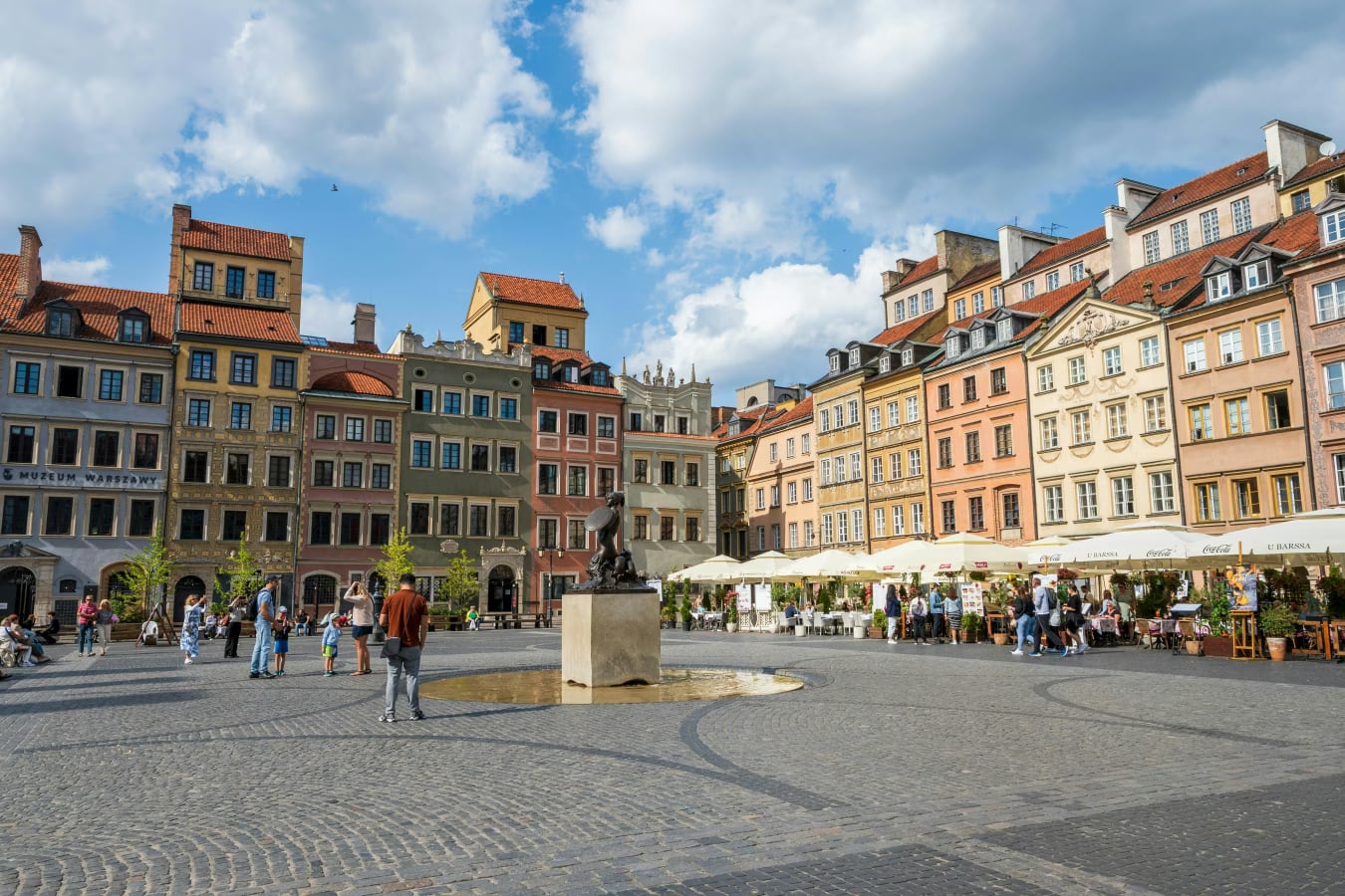 Warsaw Old Town: Royal Castle, Hidden Details, and the Rebuilt Heart of the City