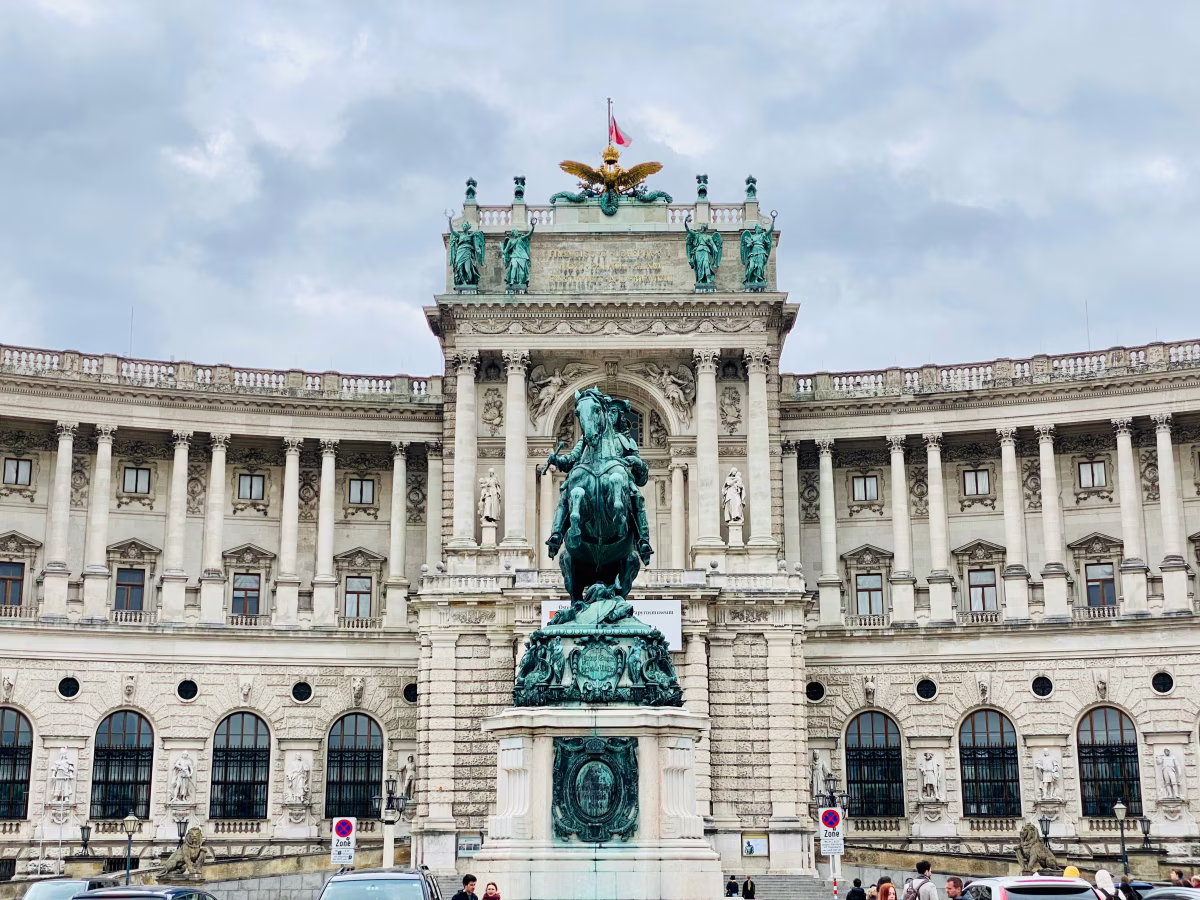 Walking导览: 维也纳的帝国维也纳：歌剧院、霍夫堡与老城精华游